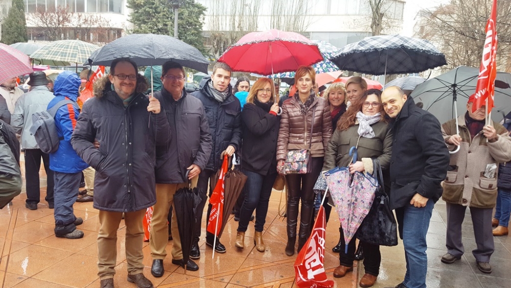 El PSOE de Cuenca participa en la concentracin en defensa del sistema pblico de pensiones